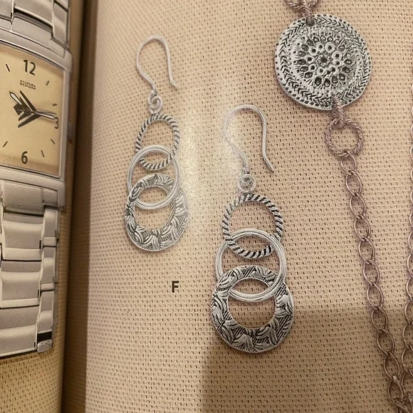 Silpada Triple Link Drop Earrings W1616 - Picture 5 of 5